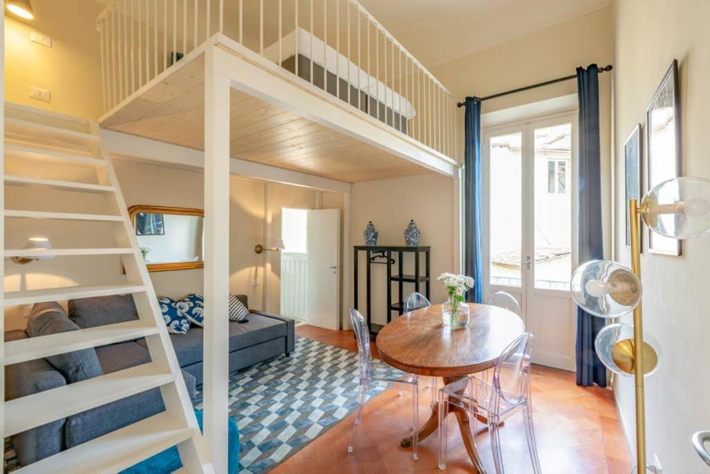Santa Croce. Quiet, Large And Luminous Loft * Firenze