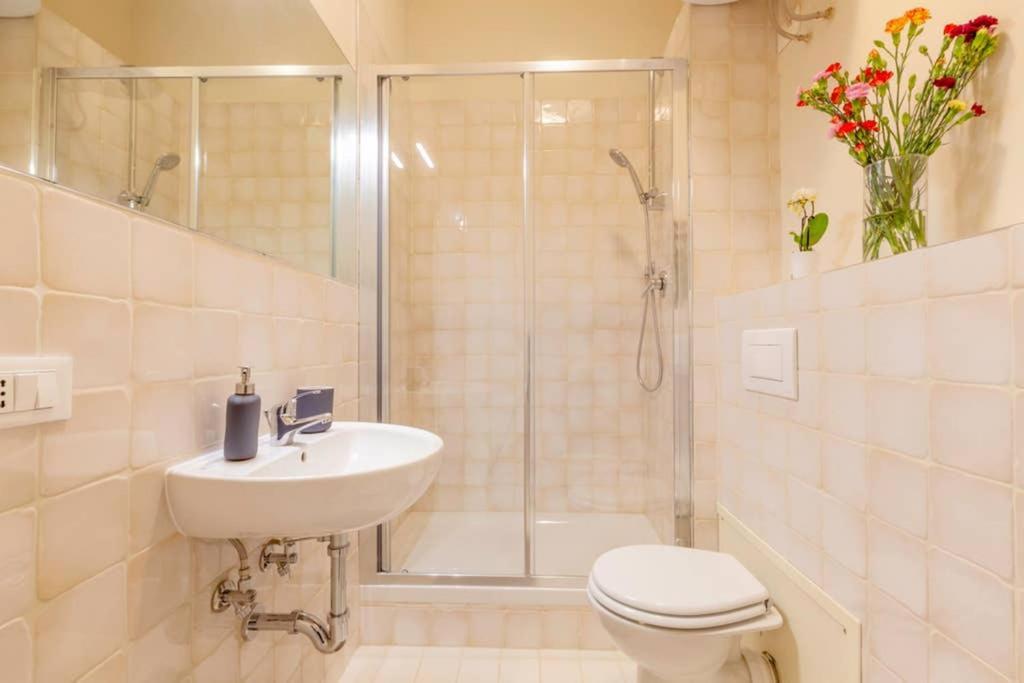 Santa Croce. Quiet, Large And Luminous Loft Firenze