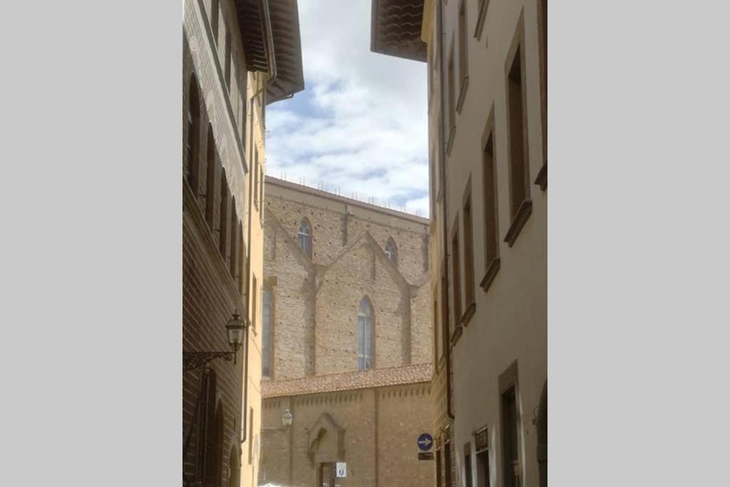 Santa Croce. Quiet, Large And Luminous Loft Firenze